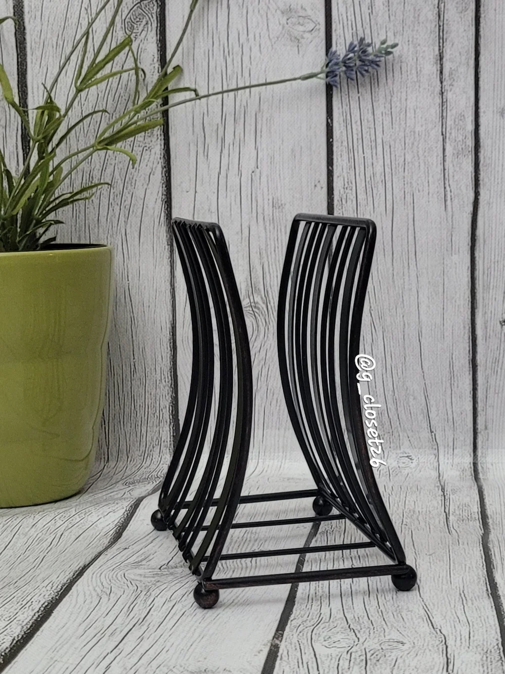 Curved Napkin Holder - Contemporary Home Dining
